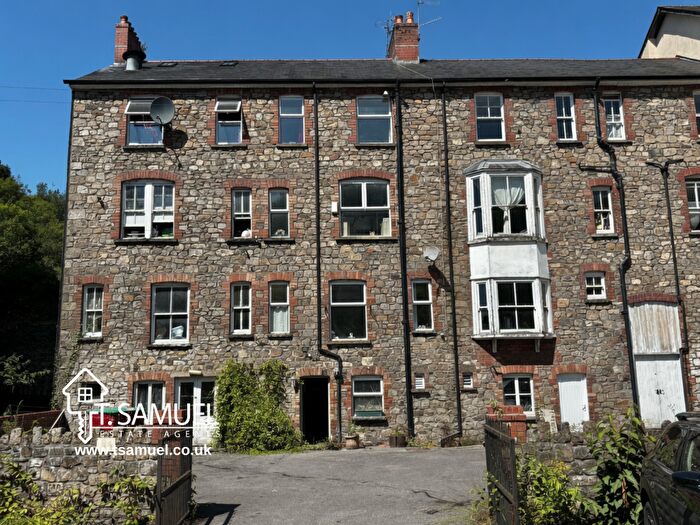 3 Bedroom Terraced House For Sale In Broad Street, Abersychan, NP4