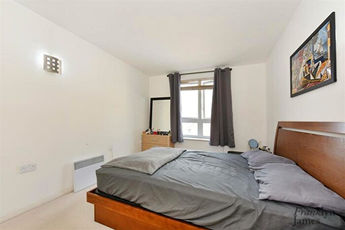 1 Bedroom Flat For Sale In Adriatic Building, Narrow Street, London, E14