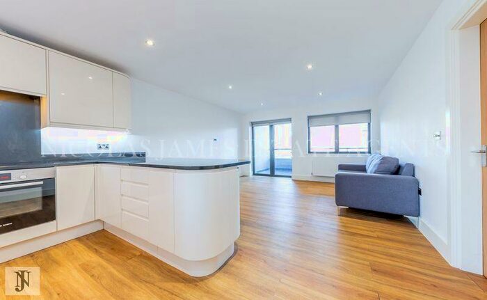 3 Bedroom Flat To Rent In Sydney Road, Enfield, EN2