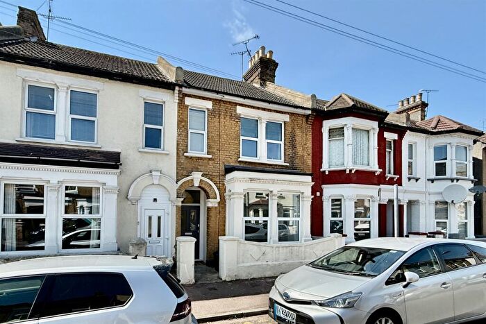 1 Bedroom Flat To Rent In Gordon Road, Southend-on-Sea, SS1