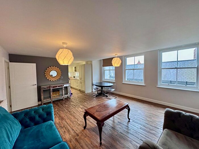 2 Bedroom Apartment To Rent In Drapers Bridge, Hounds Gate, NG1