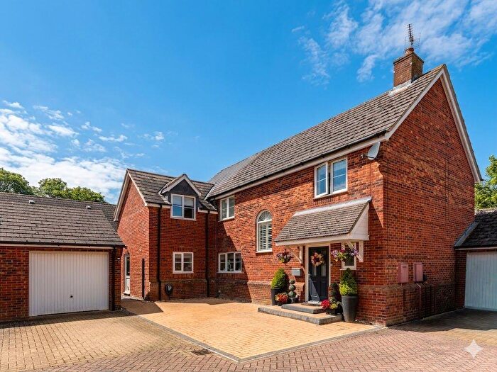 5 Bedroom Detached House For Sale In Chestnut Close, Milton Malsor, Northampton, NN7