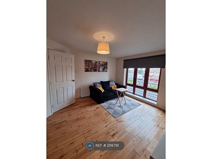 1 Bedroom Flat To Rent In Hawkhill, Edinburgh, EH7