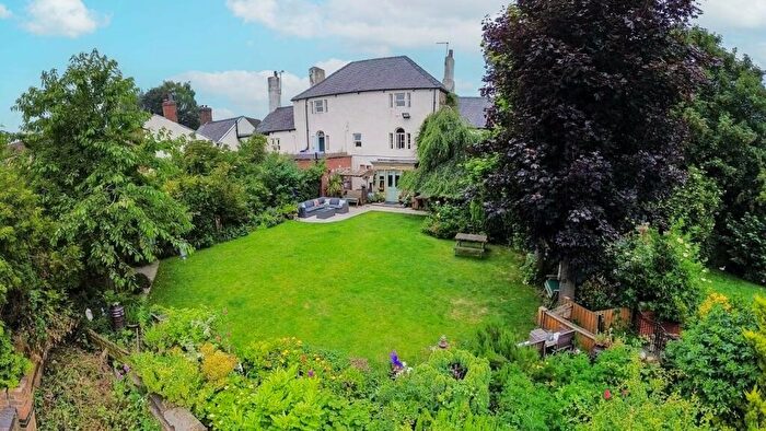 6 Bedroom Detached House For Sale In Green Road, Dodworth, S75