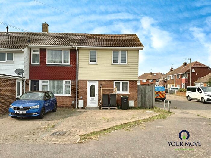2 Bedroom End Of Terrace House For Sale In Camden Road, Broadstairs, Kent, CT10