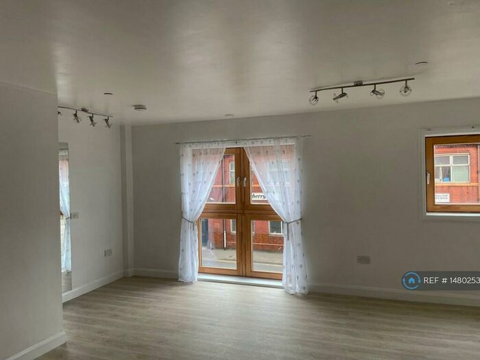 2 Bedroom Flat To Rent In Burgess House, Leicester, LE1