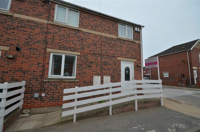 2 Bedroom Flat To Rent In Minsthorpe Lane, South Elmsall, WF9