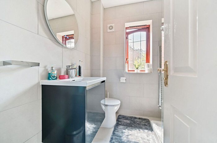 5 Bedroom Detached House To Rent In Snaith Crescent, Milton Keynes, MK5