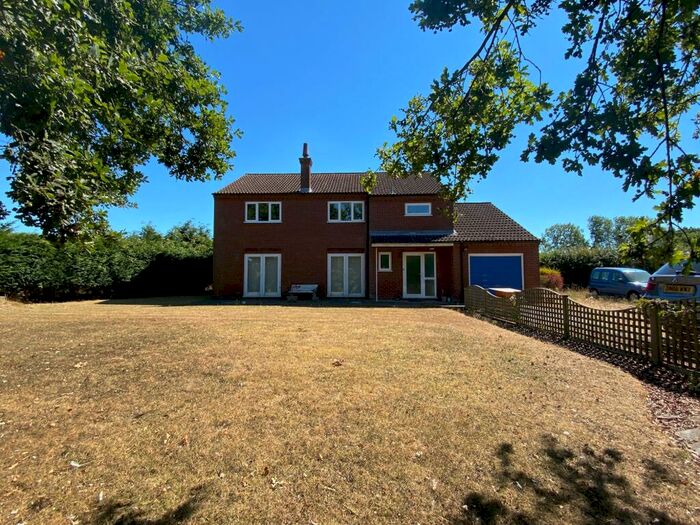 Detached House For Sale In Wood Farm, Colleen Close, Dereham, Norfolk, NR19
