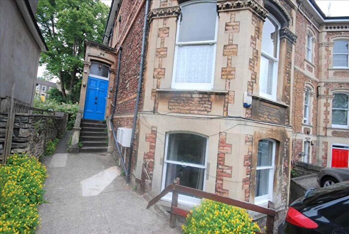 4 Bedroom Apartment To Rent In Basement Flat, Meridian Road, BS6