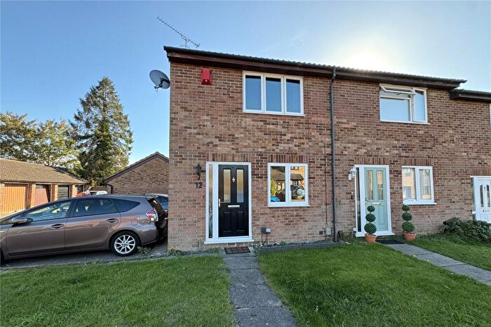 2 Bedroom End Of Terrace House For Sale In Brindle Close, Aldershot, Hampshire, GU11