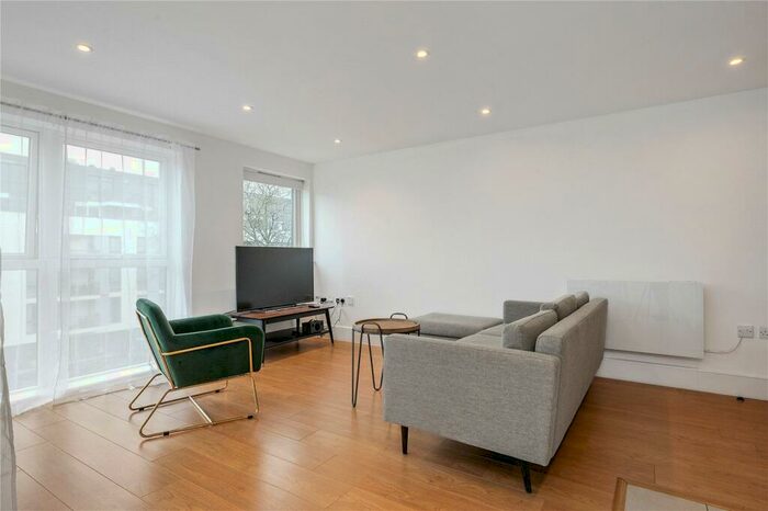 2 Bedroom Apartment For Sale In Shepherdess Walk, Islington, London, N1