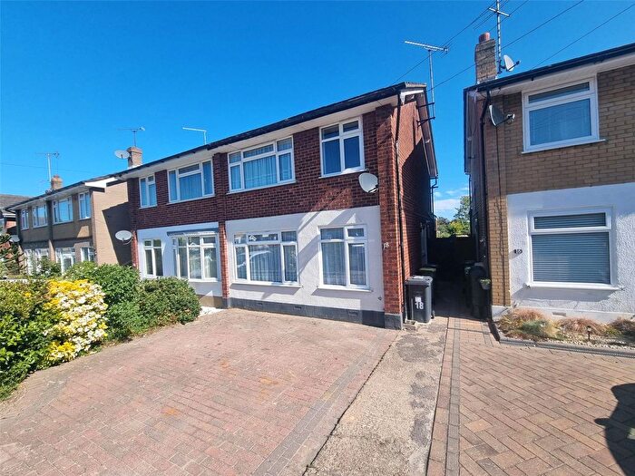 3 Bedroom Detached House To Rent In Glebe Drive, Rayleigh, Essex, SS6