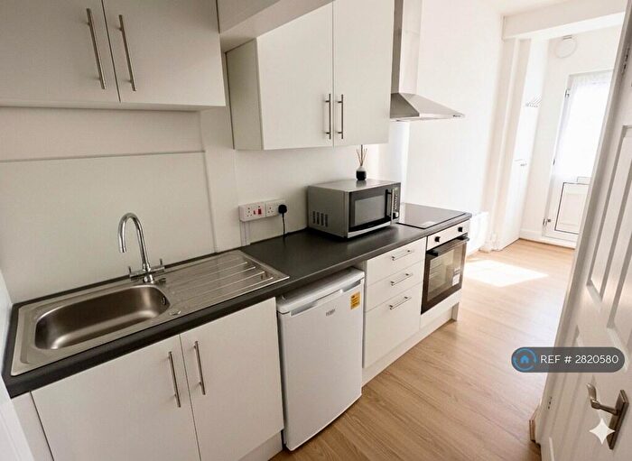 1 Bedroom Flat To Rent In Bournemouth Park Road, Southend-On-Sea, SS2