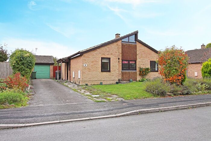 3 Bedroom Bungalow For Sale In Parkview Close, Charlton, Andover, SP10