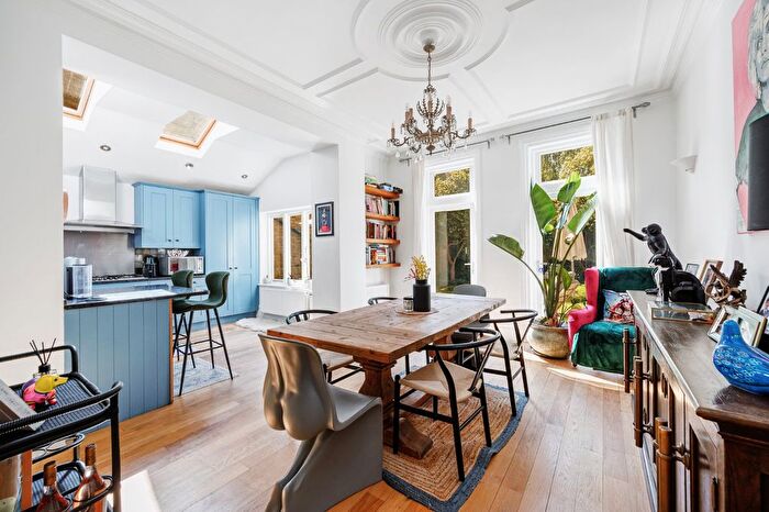 5 Bedroom Semi-detached House To Rent In Wavendon Avenue, Chiswick, W4