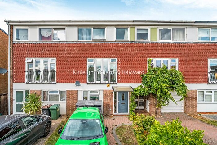 4 Bedroom Detached House To Rent In Broadheath Drive, Chislehurst, BR7