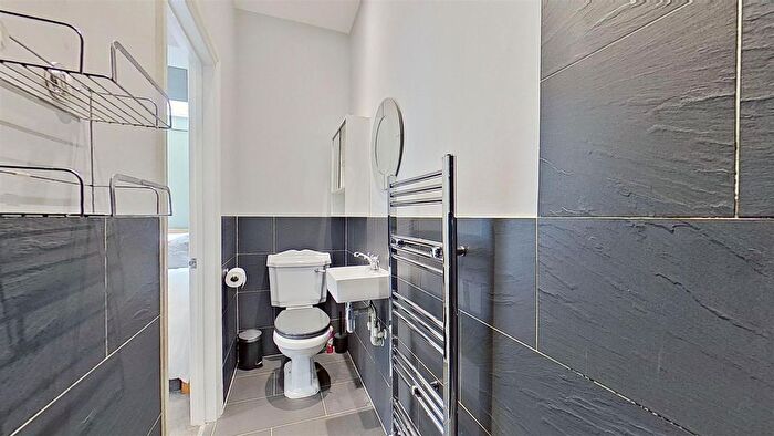 1 Bedroom Flat For Sale In Franche Court Road, London, SW17