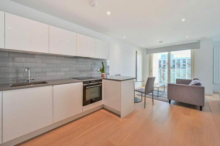 Studio To Rent In Carrick House, Silvertown, London, E16