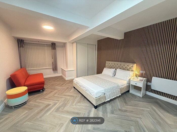 3 Bedroom Flat To Rent In Tuscany House, Manchester, M1