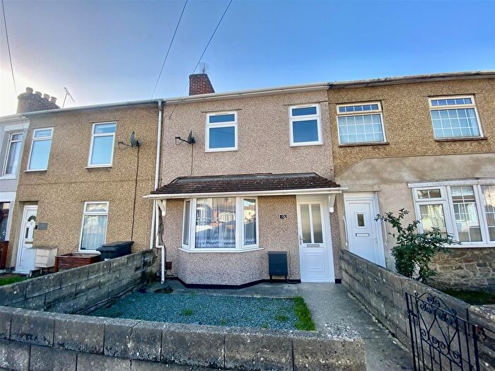 3 Bedroom Terraced House For Sale In Cricklade Road, Gorse Hill, Swindon, SN2
