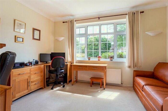 5 Bedroom Detached House For Sale In Shepherds Way, Liphook, GU30