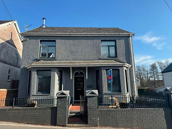 4 Bedroom Detached House For Sale In Kings Road, Llandybie, Ammanford, Carmarthenshire., SA18