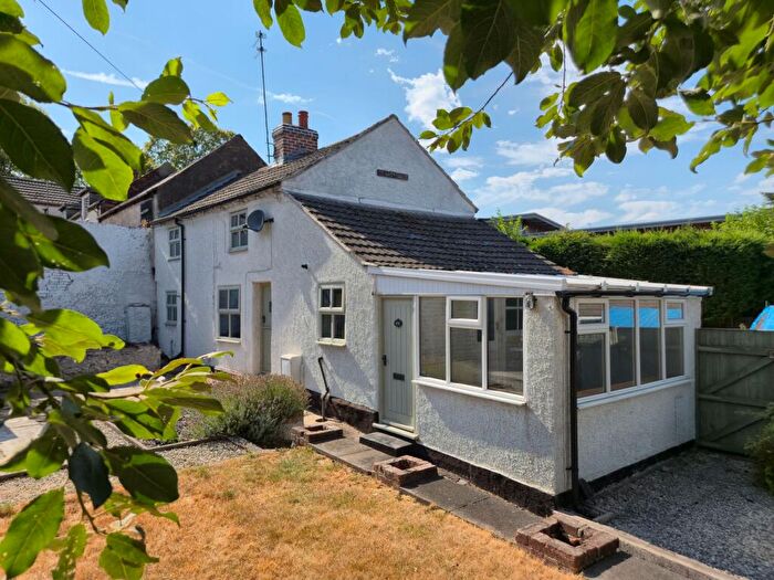 2 Bedroom Semi-Detached House For Sale In Castle Street, Whitwick, LE67
