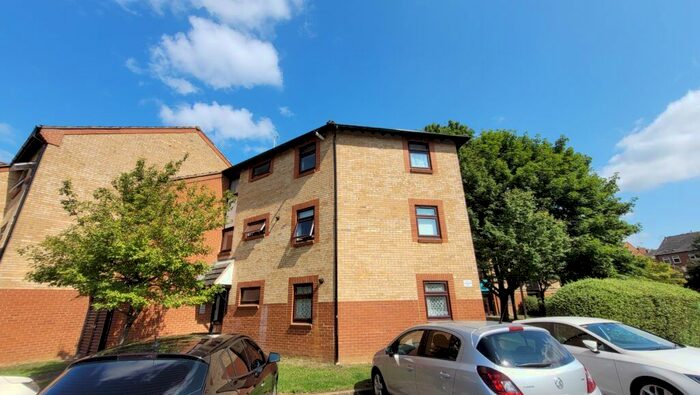 1 Bedroom Flat To Rent In Northumberland Court, Duke Street, Banbury, Oxon, OX16