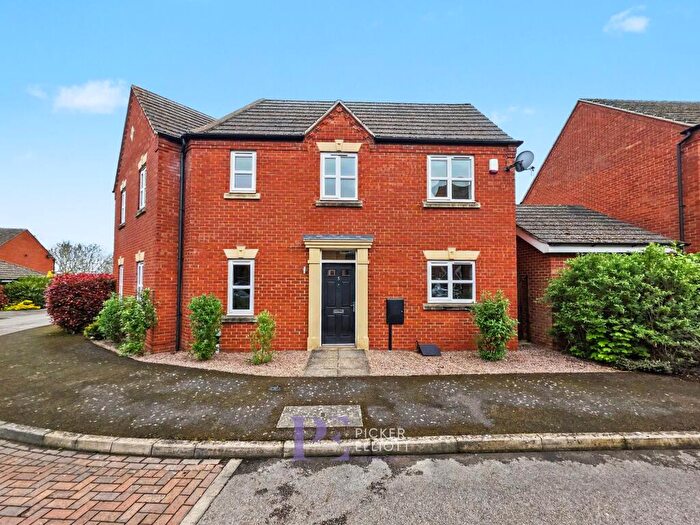 3 Bedroom Semi Detached House For Sale In Pickering Place, Burbage, LE10