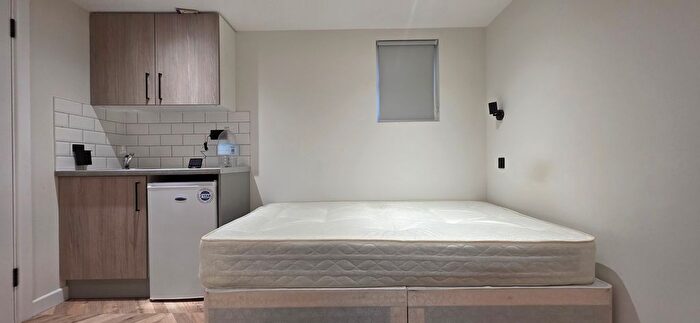 Studio To Rent In Millet Road, Greenford, UB6