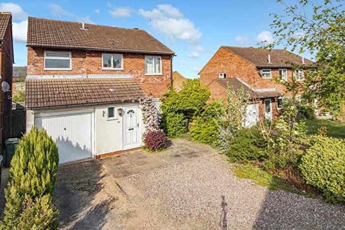 4 Bedroom Detached House For Sale In Two Mile Ash, MK8