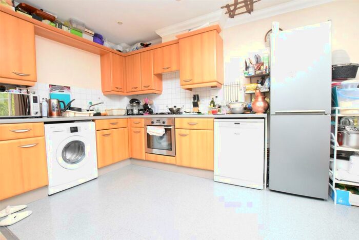 2 Bedroom Apartment To Rent In Buckingham Court, Carlisle Road, Romford, RM1