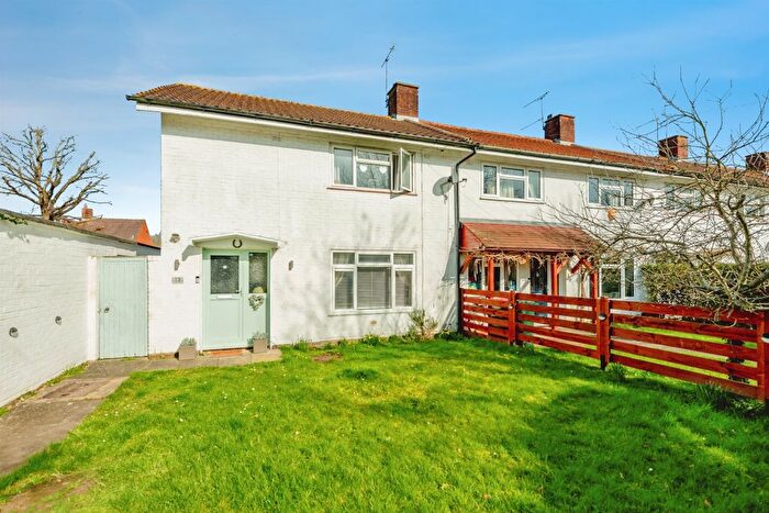 3 Bedroom End Of Terrace House For Sale In Black Dog Walk, Crawley, RH10