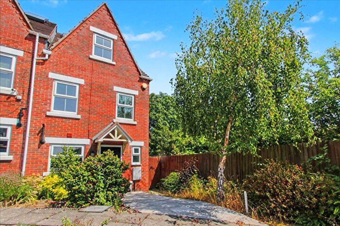 4 Bedroom Town House For Sale In Little Meadow Close, Ilkeston, DE7