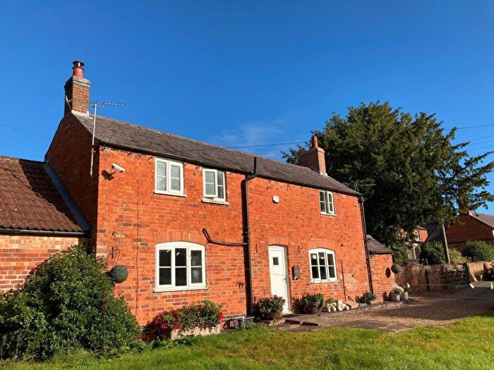 2 Bedroom Link Detached House To Rent In Granary Cottage, Main Street, Grimston, LE14