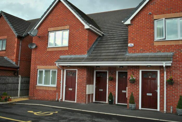 2 Bedroom Flat To Rent In Factory Street, Tyldesley, Manchester, M29