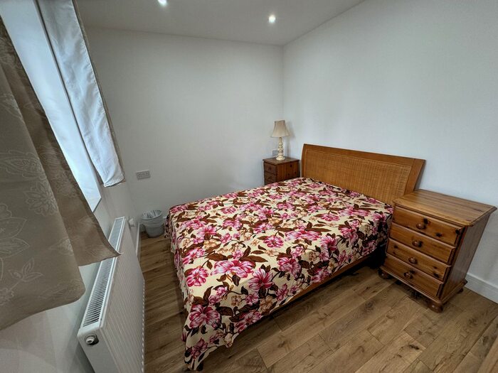 1 Bedroom Flat To Rent In Cains Lane, Feltham, Greater London, TW14