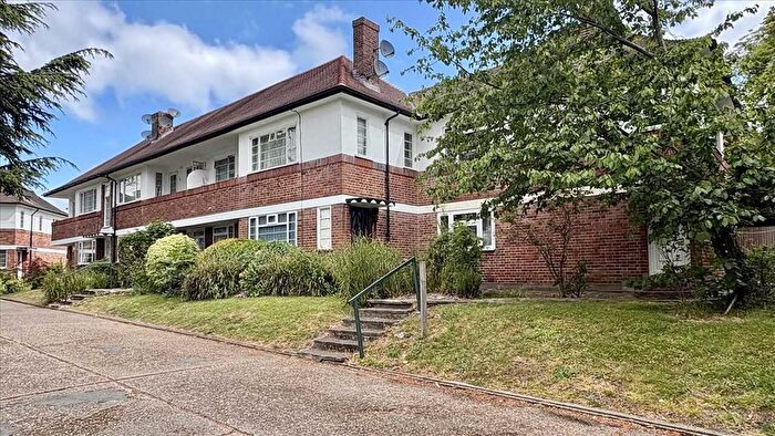 2 Bedroom Flat To Rent In Nether Street, London, N12