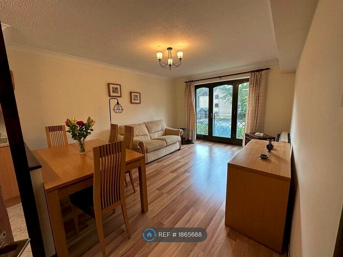 2 Bedroom Flat To Rent In Ashworth Park, Cambridge, CB3