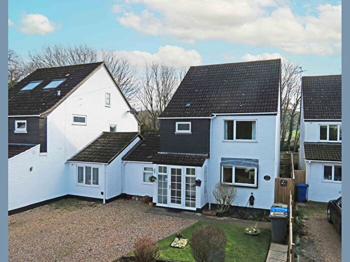 4 Bedroom Detached House To Rent In Temple Lane, Marlow, SL7