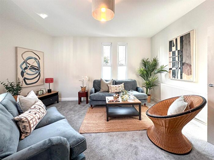 2 Bedroom Apartment For Sale In Etloe Road, Bristol, BS6