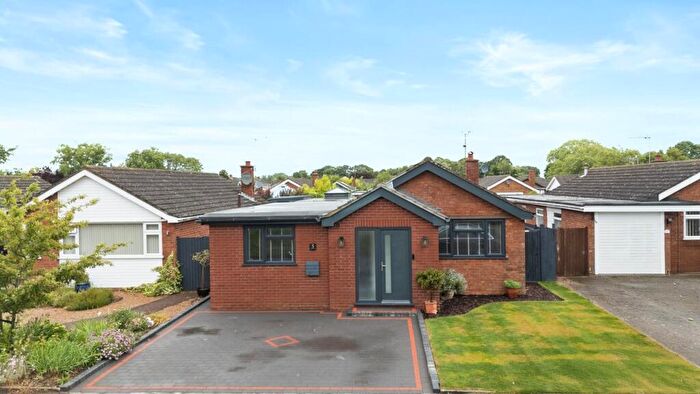 2 Bedroom Bungalow For Sale In Woodlands, Chelmondiston, Ipswich, IP9