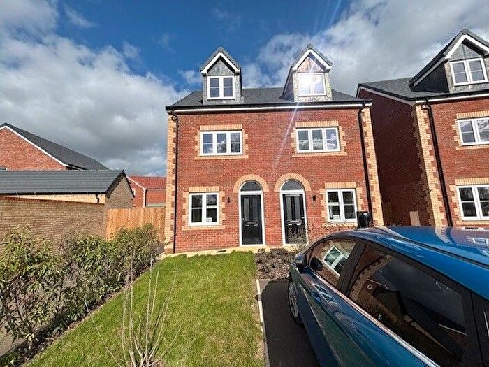 3 Bedroom Town House To Rent In Prangley Road, Downham Market, PE38