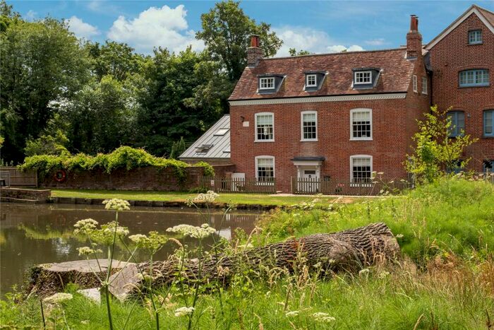 5 Bedroom House For Sale In Wonham Lane, Betchworth, Surrey, RH3