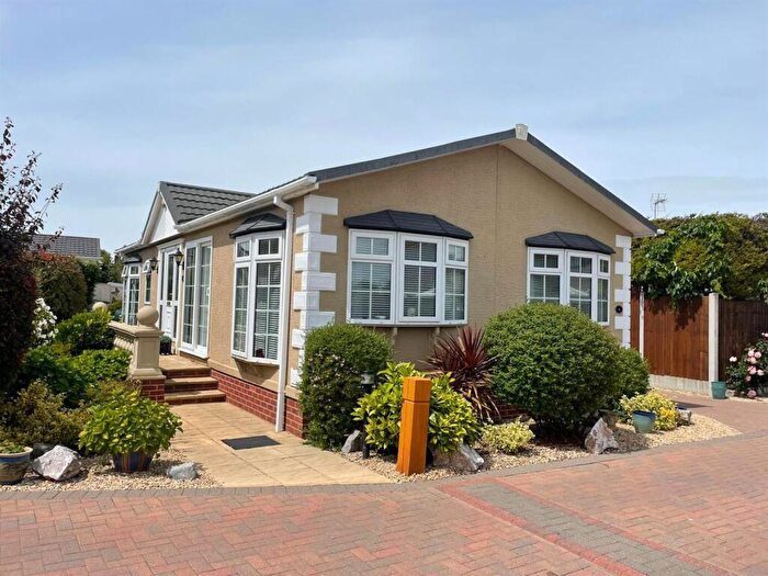 2 Bedroom Park Home For Sale In Sand Road, Kewstoke, Weston-Super-Mare, BS22