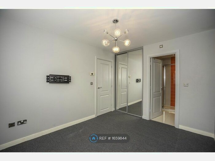 3 Bedroom Semi-Detached House To Rent In Clayhill Gardens, Hoo, Rochester, ME3