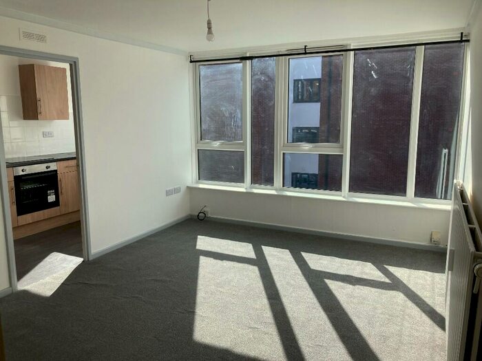 1 Bedroom Flat To Rent In Albrighton House, Browns Green, Birmingham, B20