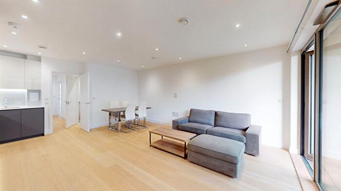 2 Bedroom Flat To Rent In Hemming Street, London, E1