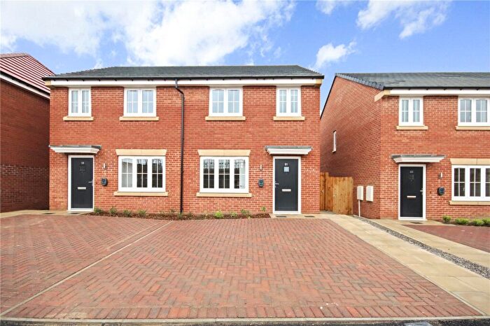3 Bedroom Semi-Detached House To Rent In Outberry Way, Durham, DH1